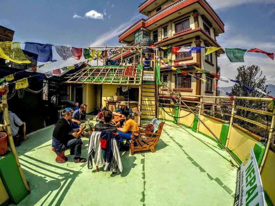 Хостел The Nepali Hive Катманду Экстерьер фото